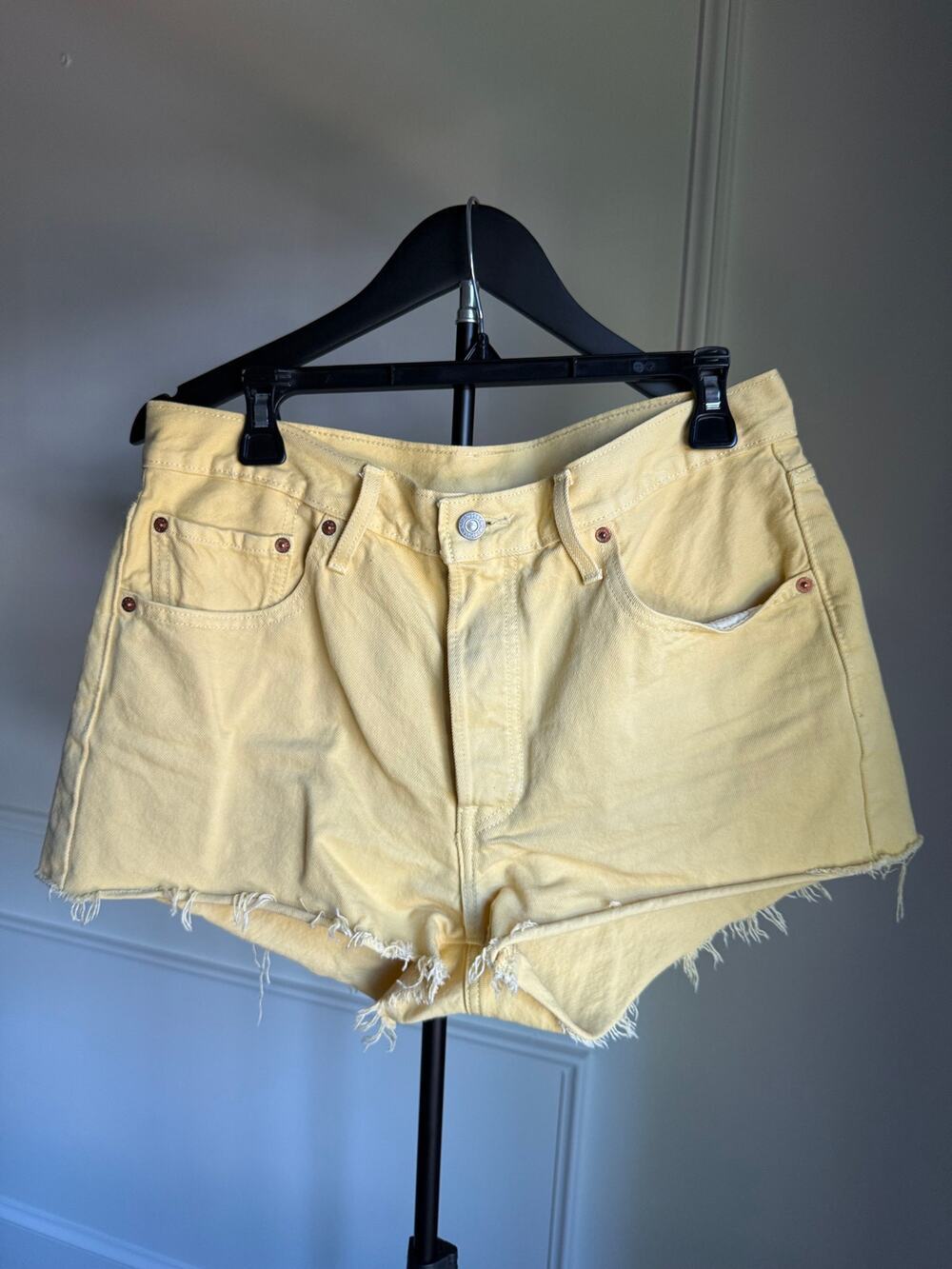 Levi’s 501 Original Yellow Denim Cut Off Shorts Women’s W31 High Rise Festival